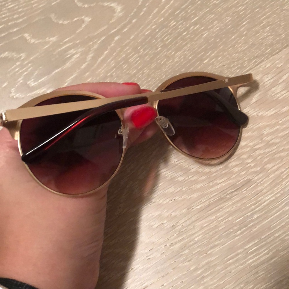 sunglasses - Picture 2 of 2